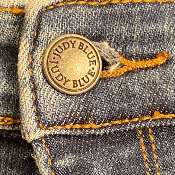 Judy Blue Distressed Jeans, Slim , Size 13/31 - Picture 2 of 9